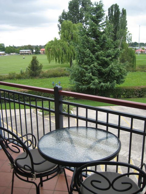 Elite Motor Inn - Renee 3