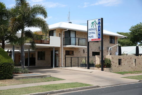 Emerald Central Palms Motel - Internet Find 0