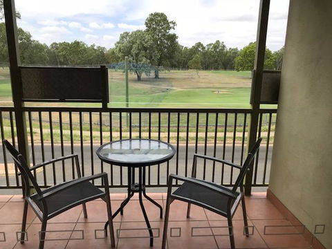 Emerald Executive Apartments - Internet Find 1
