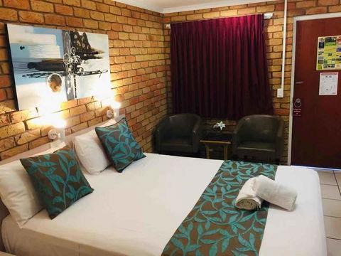 Emerald Highlands Motel - Internet Find 1