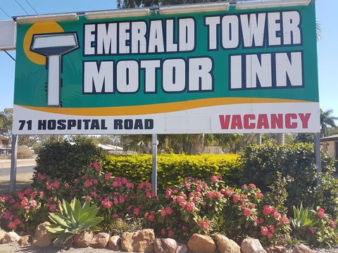 Emerald Tower Motor Inn - Internet Find 0