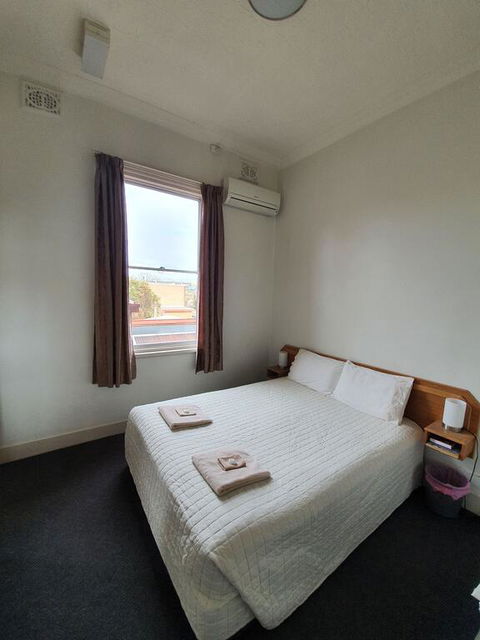 Empire Hotel Goulburn - Renee 3
