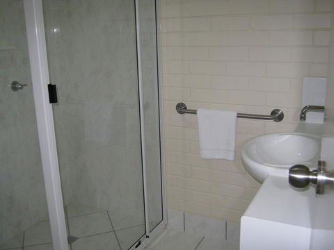 Emu Park Motel - Internet Find 3