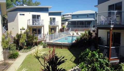 Emu's Beach Resort - Internet Find 3