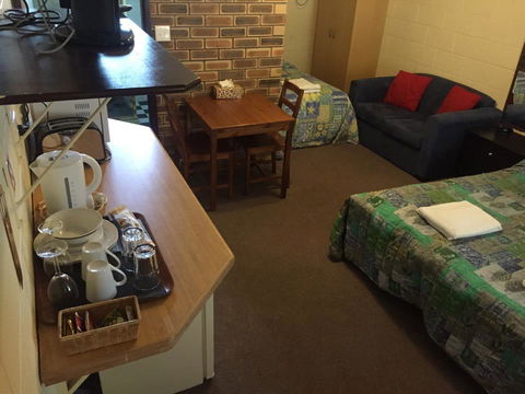 Esk Motel - Internet Find 1