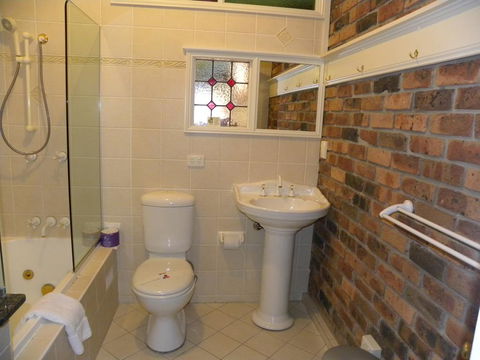 Ettalong Beach Tourist Resort - Renee 1