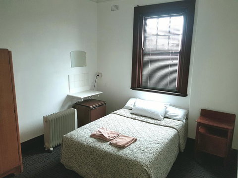 Exchange Hotel Blayney - Renee 0