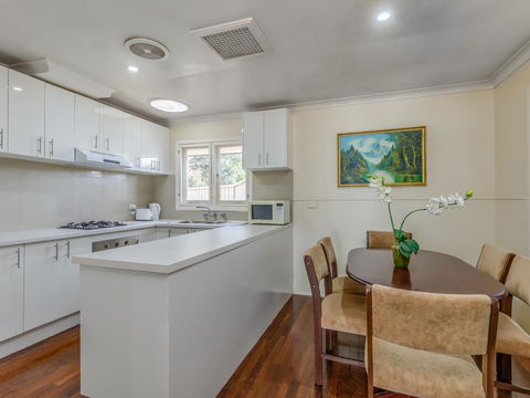 Exclusive Handy Holiday House - Renee 3