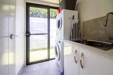 Executive Home Accomodation - Internet Find 1