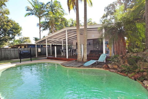 FABULOUS HOLIDAY HIDEAWAY - COOLUM BEACH - Internet Find 0