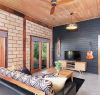 Falls River Luxury Accommodation - Renee