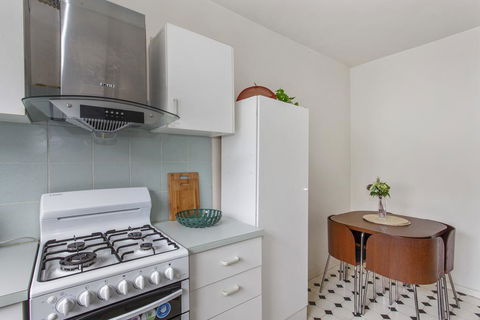 Family-friendly Apartment In Green Glen Iris - Renee 3