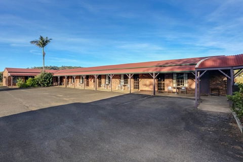 Fernvale Hotel Motel - Internet Find 1