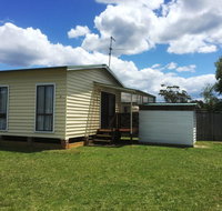 Flat 2 42 McMillan Rd - Qld Realsetate