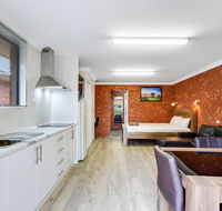 Fossicker Caravan Park - Renee