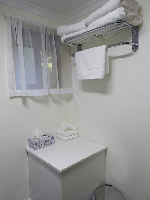 Gallery Motel - Renee 3