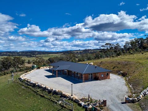 George River Park (House, 100 Acres, Animals, Views) - Renee 1