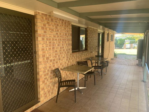 Gin Gin Budget Accommodation - Renee 1