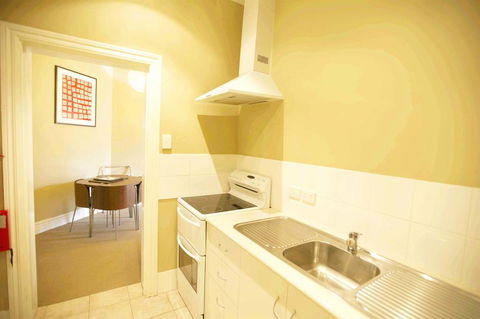 Globe Apartments - Internet Find 3