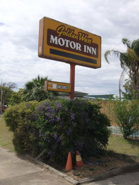 Golden West Motor Inn - Renee 0