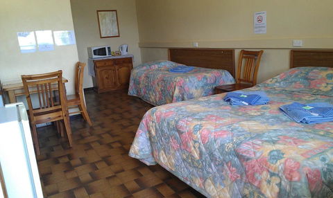 Goolgowi Highway Motel - Renee 1