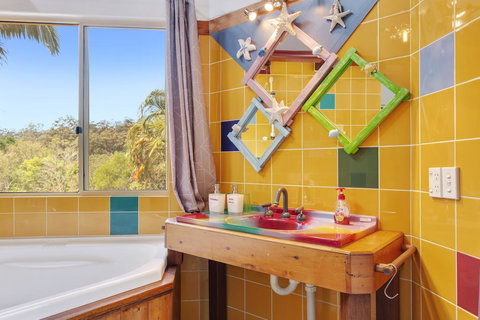 Gorgeous Mediterranean-style Hinterland Home - Qld Realsetate 2