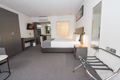 Gosford Resort And Conference Centre (Previously Known The Willows) - Renee 3