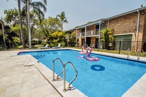 Gosford Resort And Conference Centre (Previously Known The Willows) - Renee 0