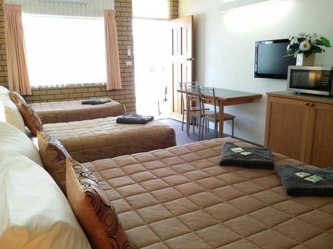 Guyra Motor Inn - Renee 0