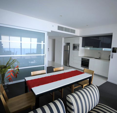 H Luxury Apartment At Surfers Paradise - Renee 2