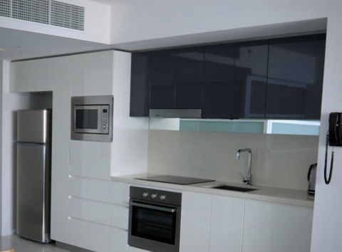 H Luxury Apartment At Surfers Paradise - Renee 1