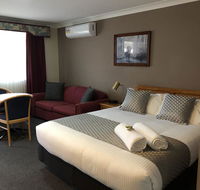 Highlands Motor Inn - Renee