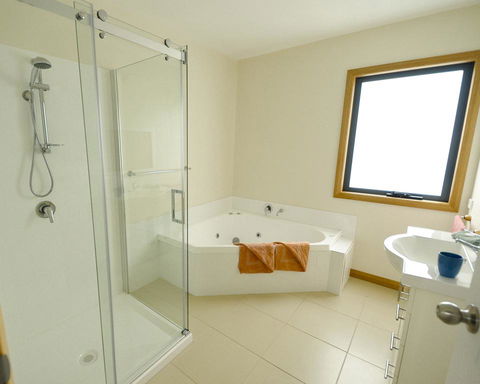 Hill Top Retreat Self Contained Accomodation - Swimm 1
