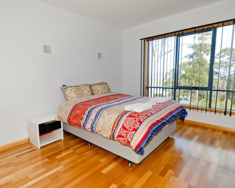 Hill Top Retreat Self Contained Accomodation - Swimm 3