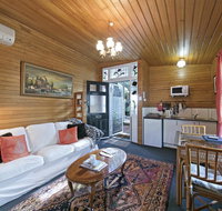 Hillside Country Retreat - Renee