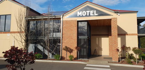 Hogans Motel - Renee 0