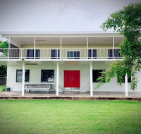 Holiday Rental - Huge House With Beach Views - Internet Find