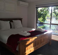 Holly House BnB - Internet Find