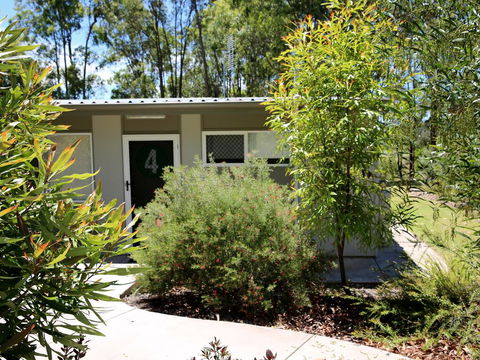 Honeybee - Country Accommodation - Renee 1