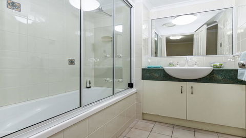 Jade Waters Hervey Bay - Internet Find 1