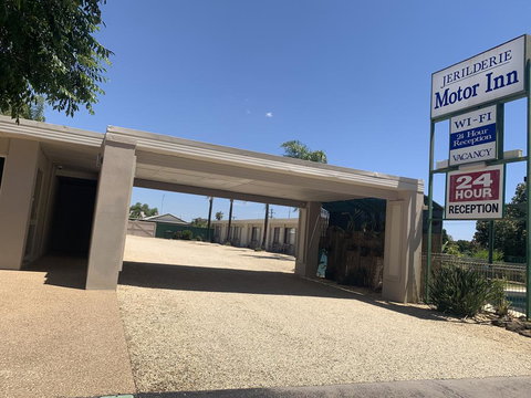 Jerilderie Motor Inn - Renee 0