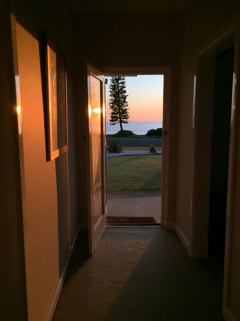 Jewel Of The South Beachside Holiday Rental - Petrol Stations 2