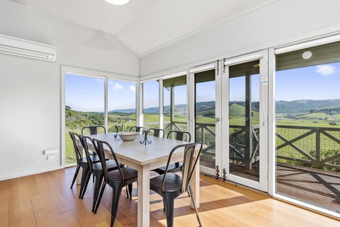 Joanna Cottage - Swimm 3