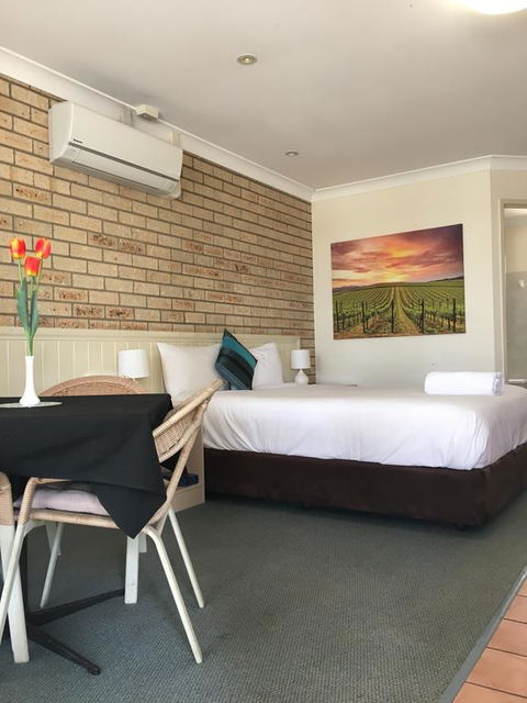 Jolly Swagman Motor Inn - Renee 3