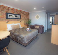 Jumbuck Motor Inn - Internet Find