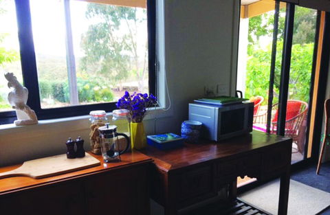 Kangaroo Hill Studio - Renee 0