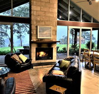 Kenwood Bank Vineyard Retreat - Renee