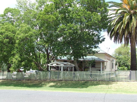 Killarney Country Living - Renee 0
