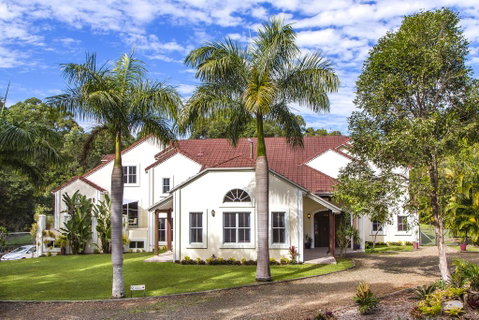 Kingfishers Manor - Internet Find 3