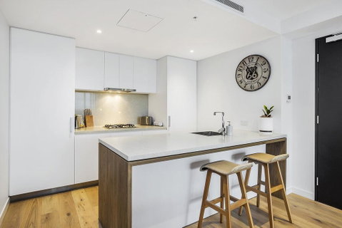 KOZYGURU FORTITUDE VALLEY 2 BED DESIGNER APT + FREE PARKING QFV179-803 - Internet Find 3